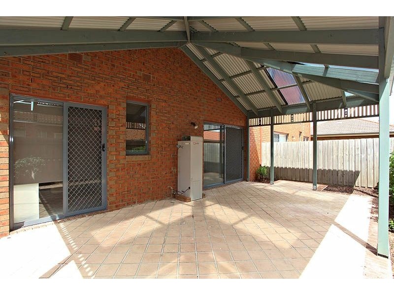 28 The Glades, Taylors Hill VIC 3037