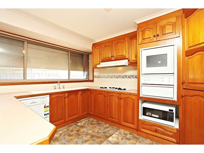 11 Benjamin Court, Sydenham VIC 3037