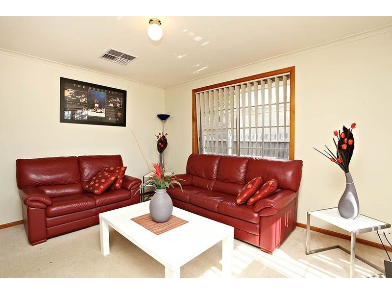 11 Benjamin Court, Sydenham VIC 3037