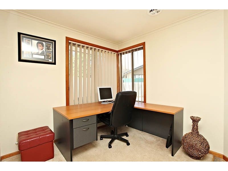 11 Benjamin Court, Sydenham VIC 3037