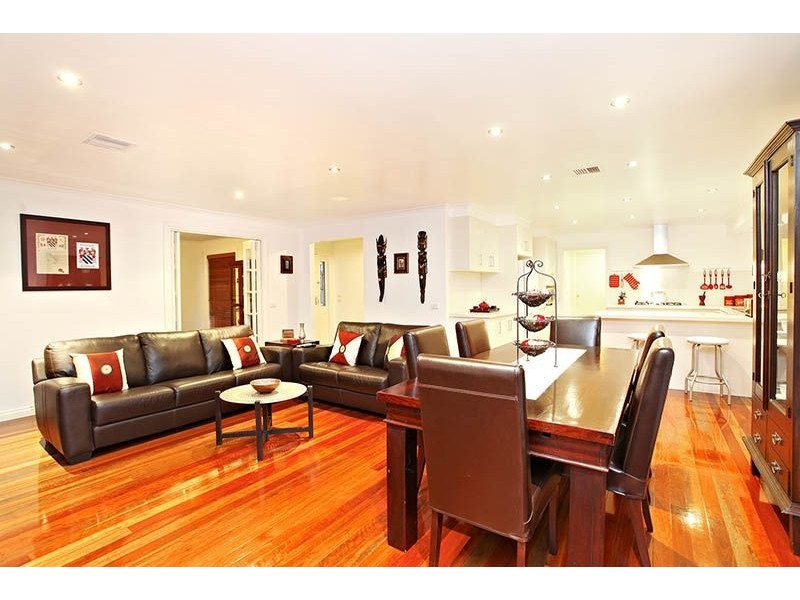 10 Truro Crescent, Taylors Lakes VIC 3038