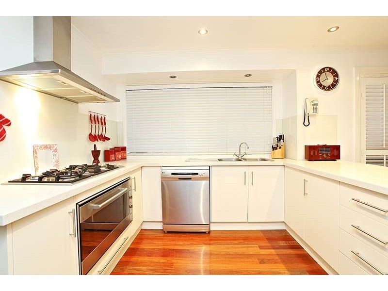 10 Truro Crescent, Taylors Lakes VIC 3038