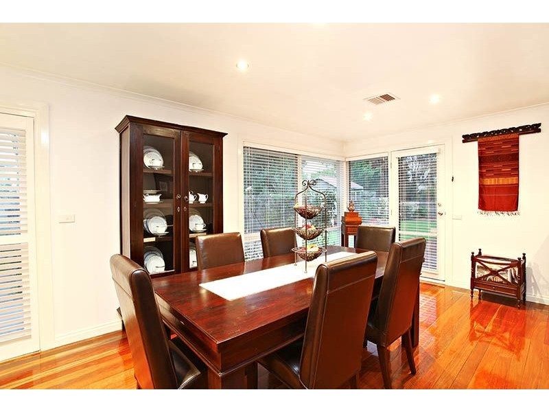 10 Truro Crescent, Taylors Lakes VIC 3038