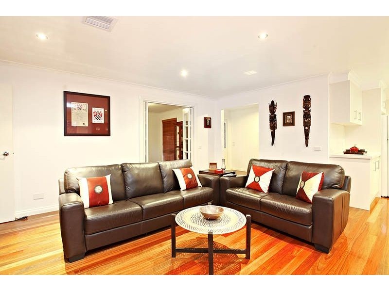 10 Truro Crescent, Taylors Lakes VIC 3038