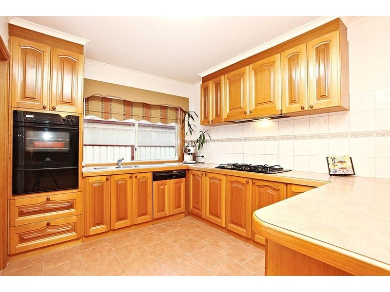 5 James Court, Hillside VIC 3037