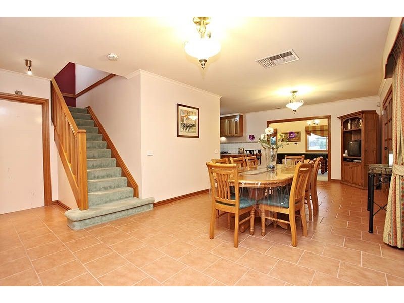 5 James Court, Hillside VIC 3037