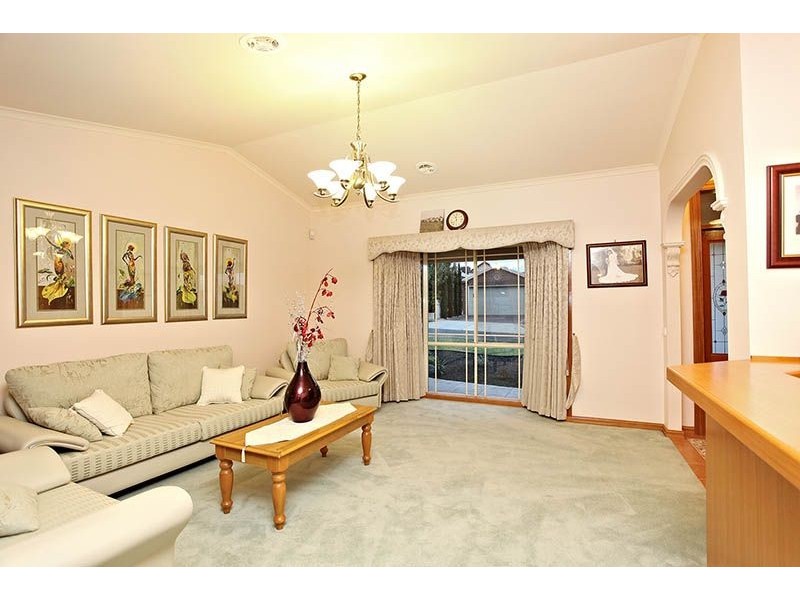 5 James Court, Hillside VIC 3037