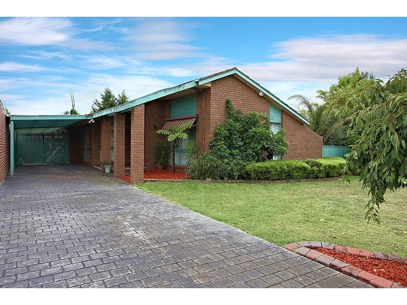 31 Angourie Crescent, Taylors Lakes VIC 3038