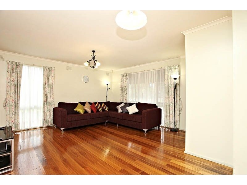 31 Angourie Crescent, Taylors Lakes VIC 3038