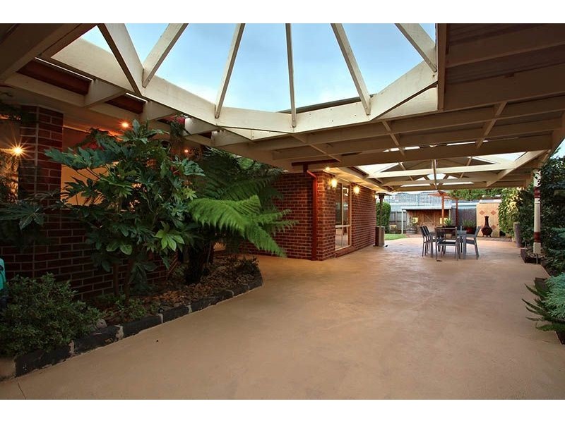 7 Parr Court, Taylors Lakes VIC 3038