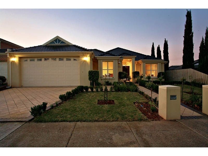 10 Salvana Court, Taylors Lakes VIC 3038