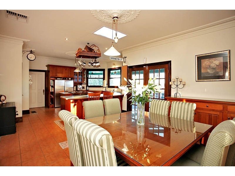 2 Endeavour Court, Taylors Lakes VIC 3038