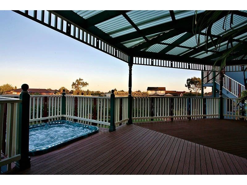 2 Endeavour Court, Taylors Lakes VIC 3038