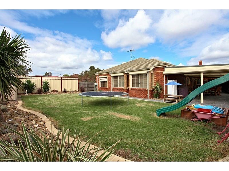 2 Wordsworth Place, Delahey VIC 3037
