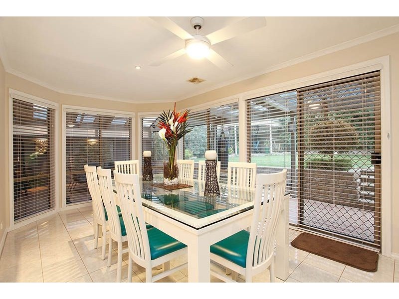 12 James Court, Hillside VIC 3037