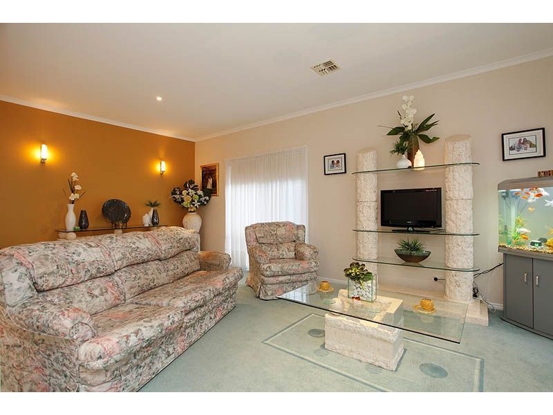 12 James Court, Hillside VIC 3037