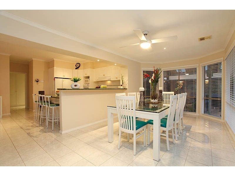 12 James Court, Hillside VIC 3037