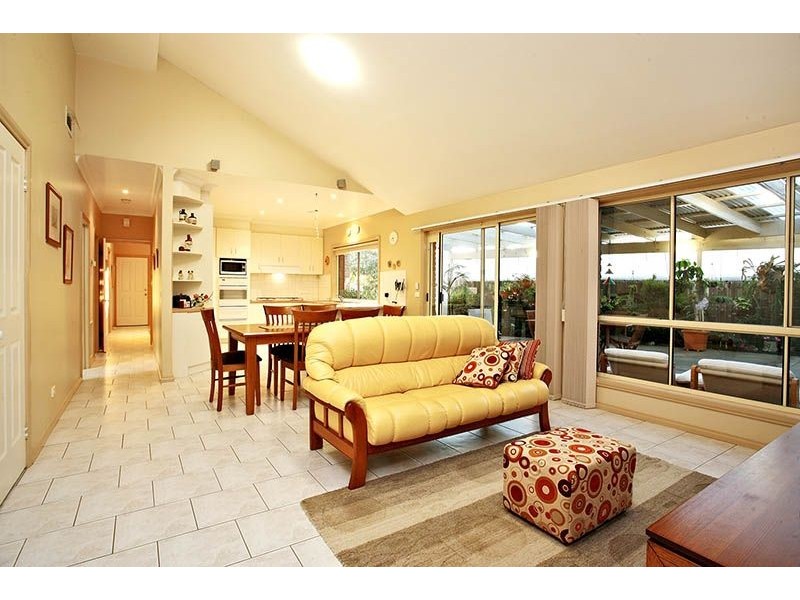 7 Cadrona Court, Hillside VIC 3037