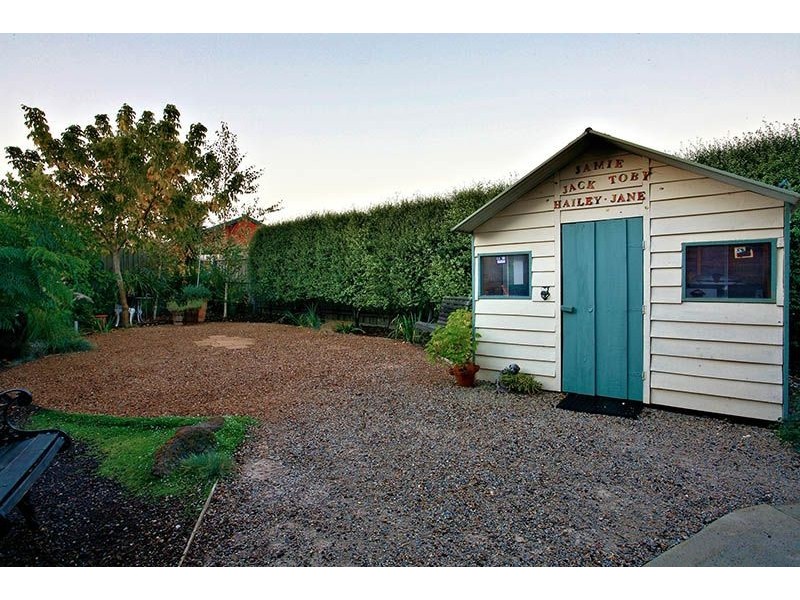 7 Cadrona Court, Hillside VIC 3037