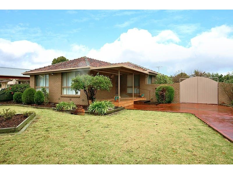 11 Antwerp Drive, Keilor Downs VIC 3038