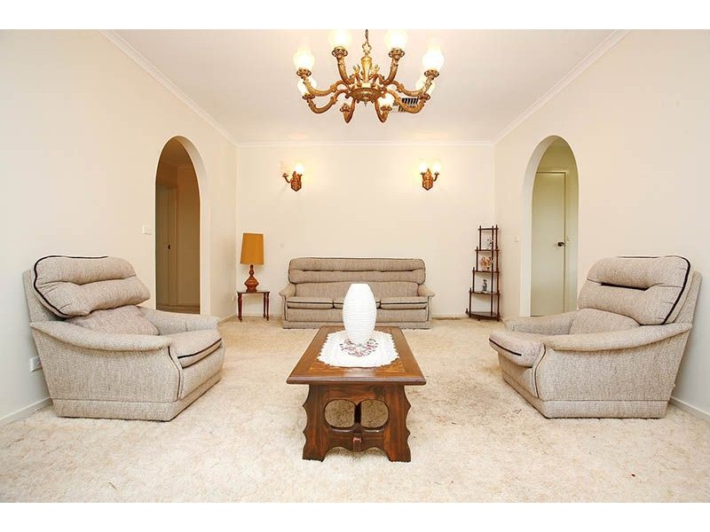 11 Antwerp Drive, Keilor Downs VIC 3038