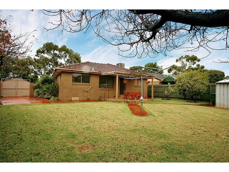 11 Antwerp Drive, Keilor Downs VIC 3038