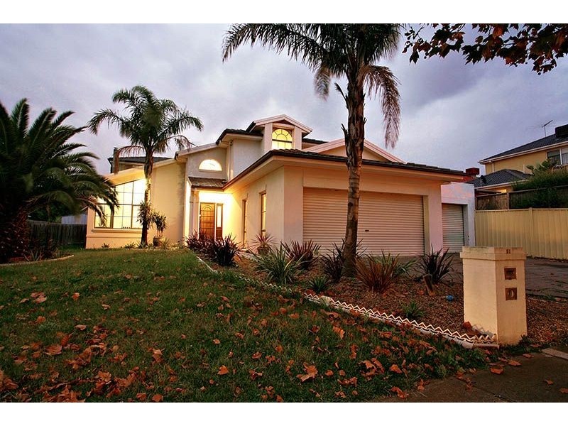 51 McCubbin Drive, Taylors Lakes VIC 3038