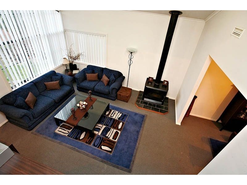 51 McCubbin Drive, Taylors Lakes VIC 3038