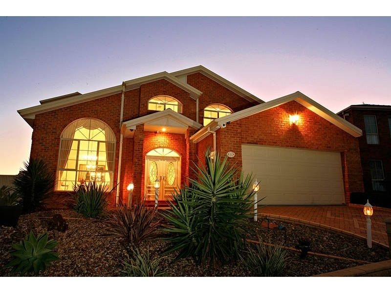 1 Collier Court, Taylors Lakes VIC 3038