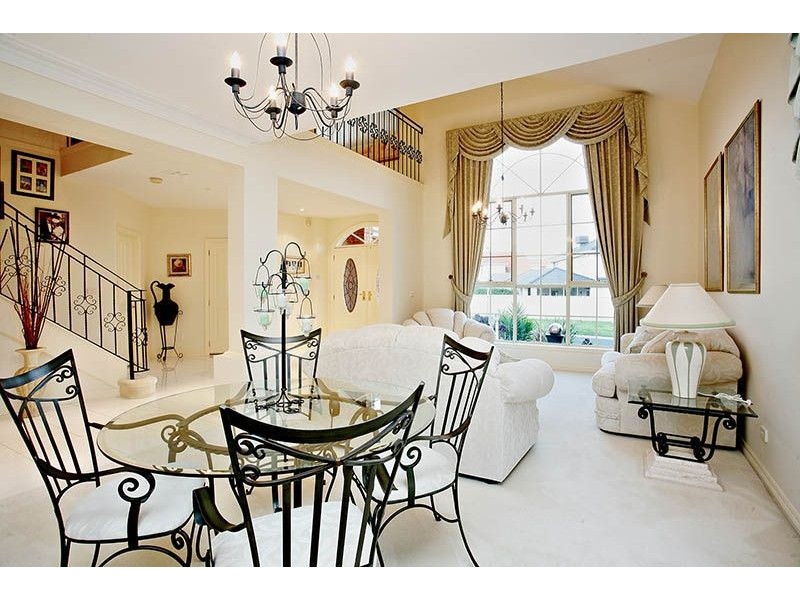 1 Collier Court, Taylors Lakes VIC 3038