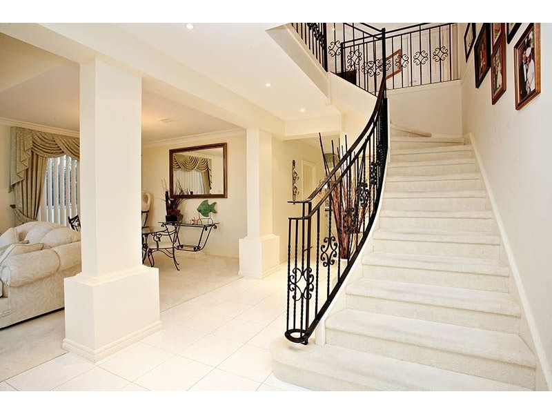 1 Collier Court, Taylors Lakes VIC 3038