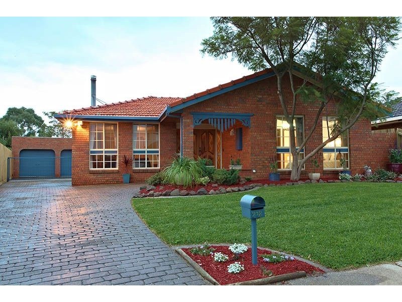 212 Burrowye Crescent, Keilor VIC 3036