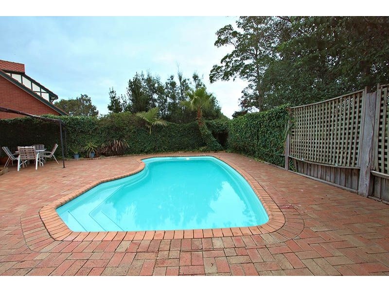 212 Burrowye Crescent, Keilor VIC 3036