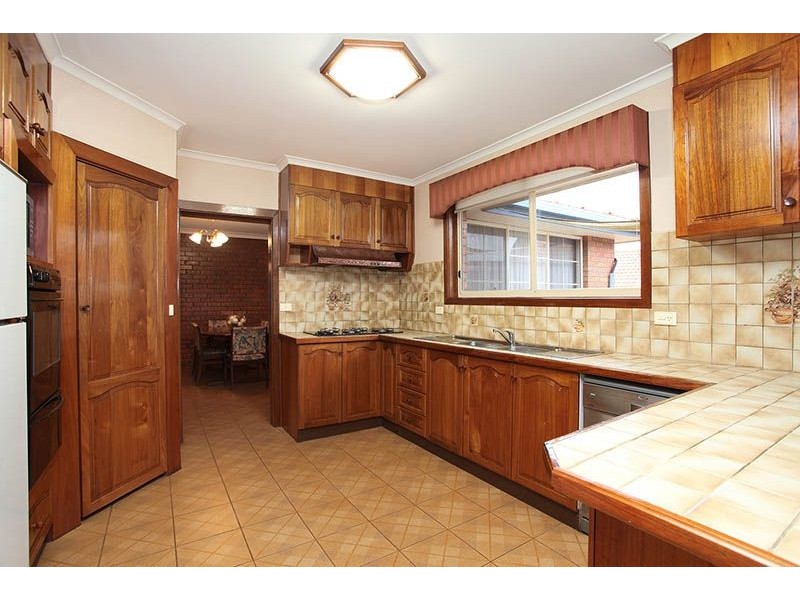 212 Burrowye Crescent, Keilor VIC 3036