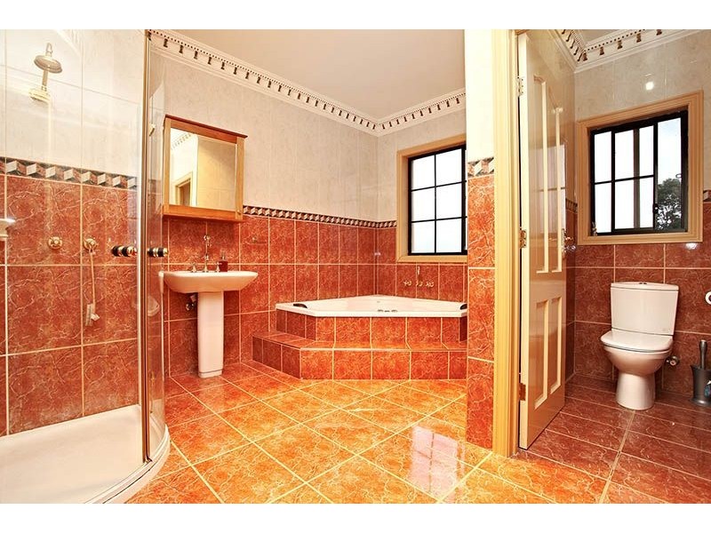 37 Australia Drive, Taylors Lakes VIC 3038