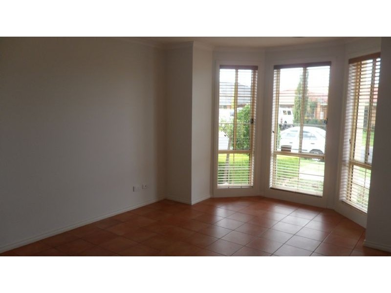 7A Silverdene Avenue, Sydenham VIC 3037