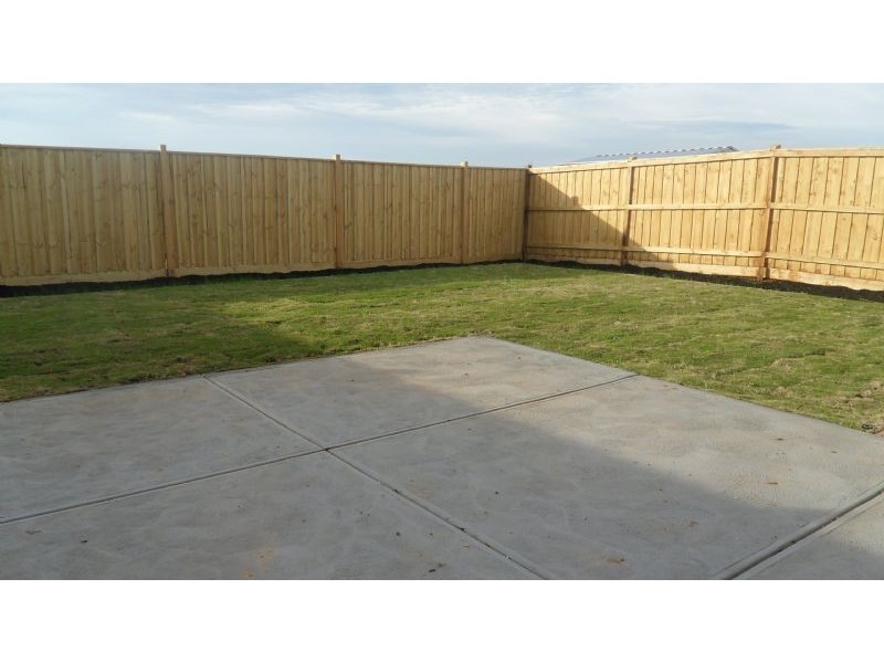 22 Carissa Road, Brookfield VIC 3338