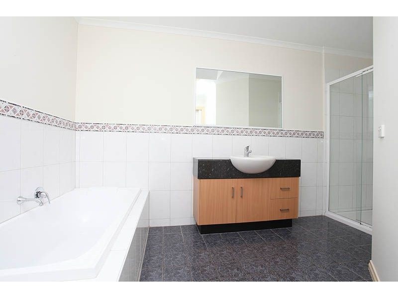 8/504-506 Melton Hwy, Sydenham VIC 3037