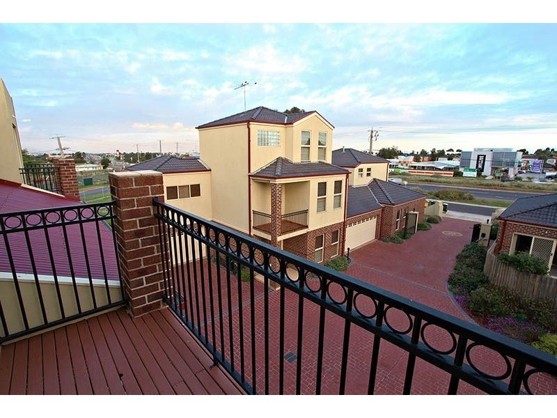 8/504-506 Melton Hwy, Sydenham VIC 3037