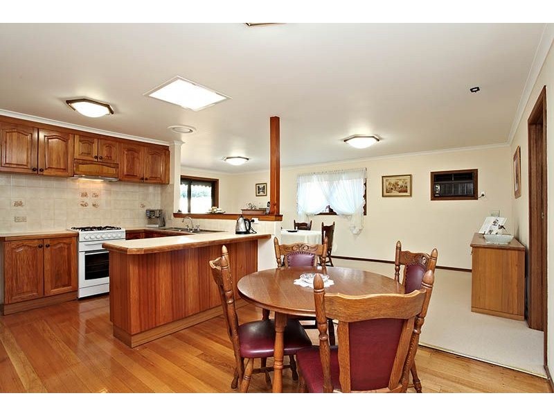 14 Alan Street, Albanvale VIC 3021