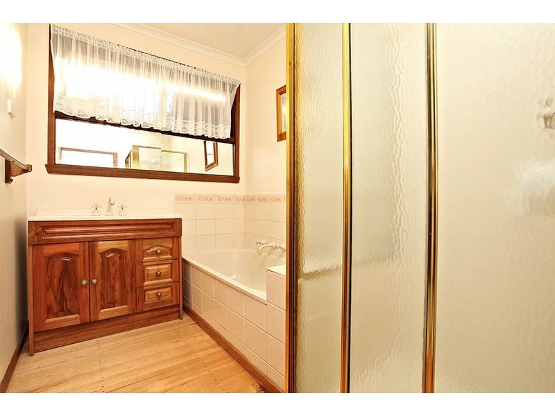 14 Alan Street, Albanvale VIC 3021