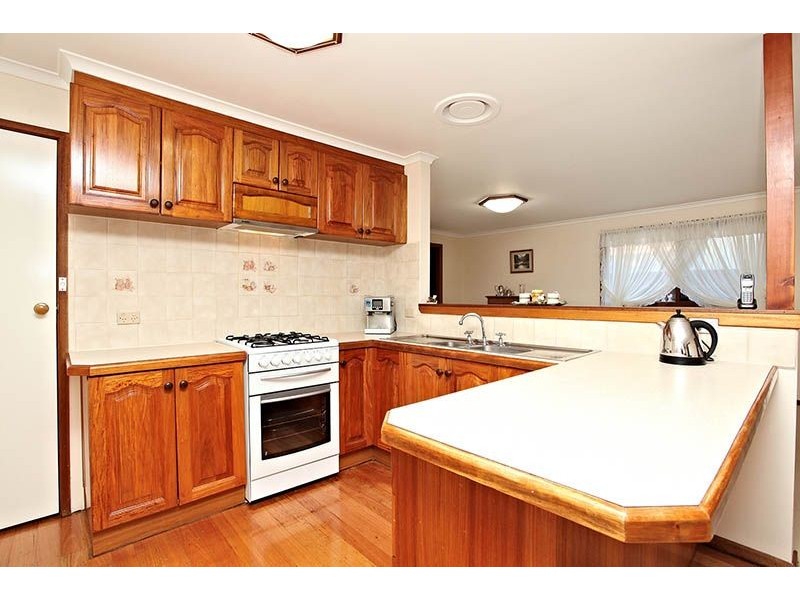 14 Alan Street, Albanvale VIC 3021