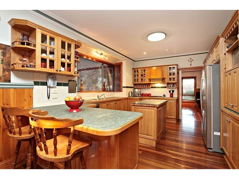 1 Nepean Court, Taylors Lakes VIC 3038