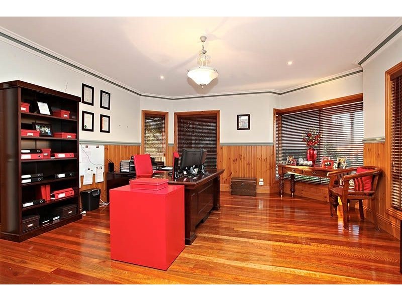 1 Nepean Court, Taylors Lakes VIC 3038