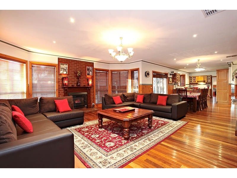 1 Nepean Court, Taylors Lakes VIC 3038