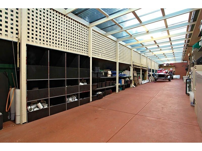 1 Nepean Court, Taylors Lakes VIC 3038