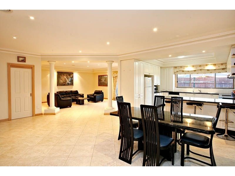 30 Perceval Crescent, Taylors Lakes VIC 3038