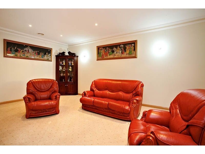 30 Perceval Crescent, Taylors Lakes VIC 3038