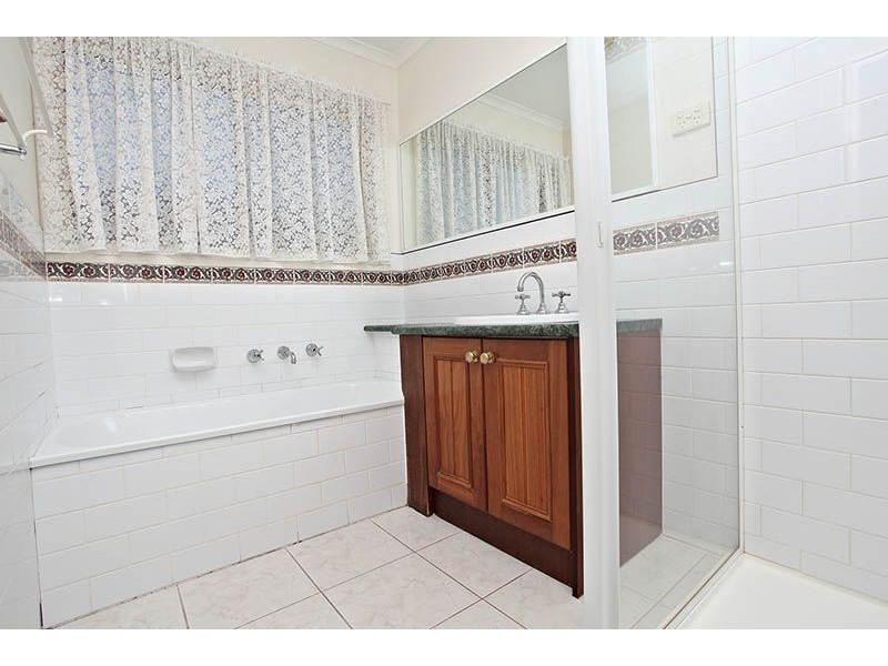 3 Sandpiper Drive, Taylors Lakes VIC 3038