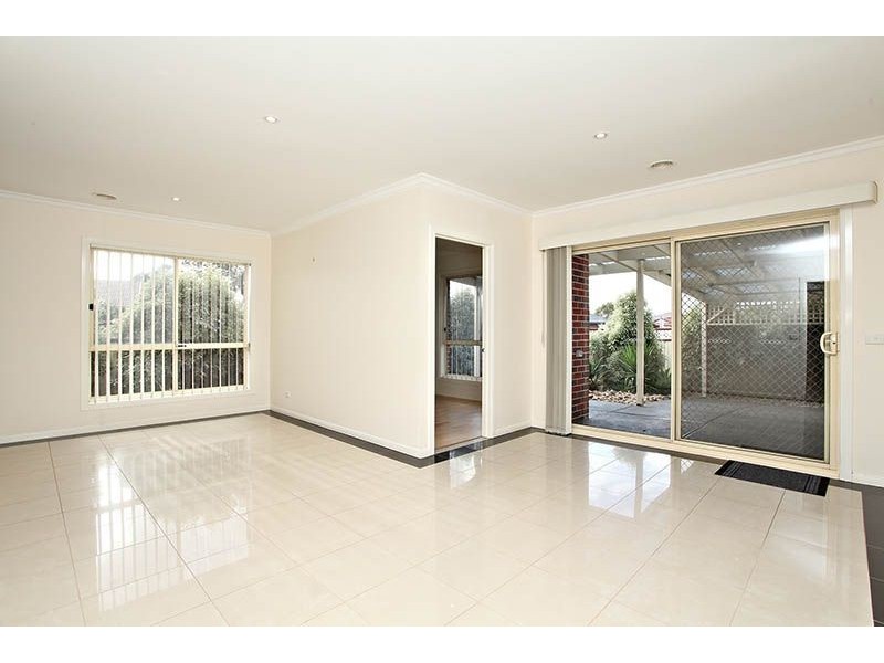 2/D Orchid Square, Sydenham VIC 3037